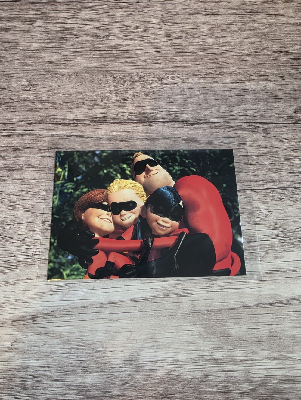 ✨️BUY 3 FOR $22 The Parr Family, The Incridibles, 2004 Postcard